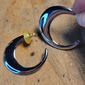 Silvertone crescent moon post hoop earrings vintage 90s